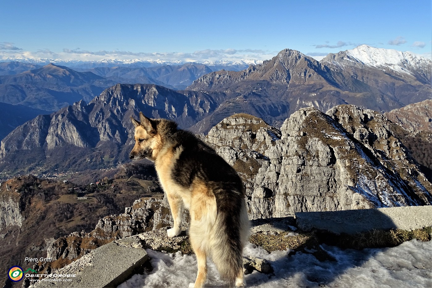 67 Dal Resegone vista verso la cresta nord e le Grigne.JPG